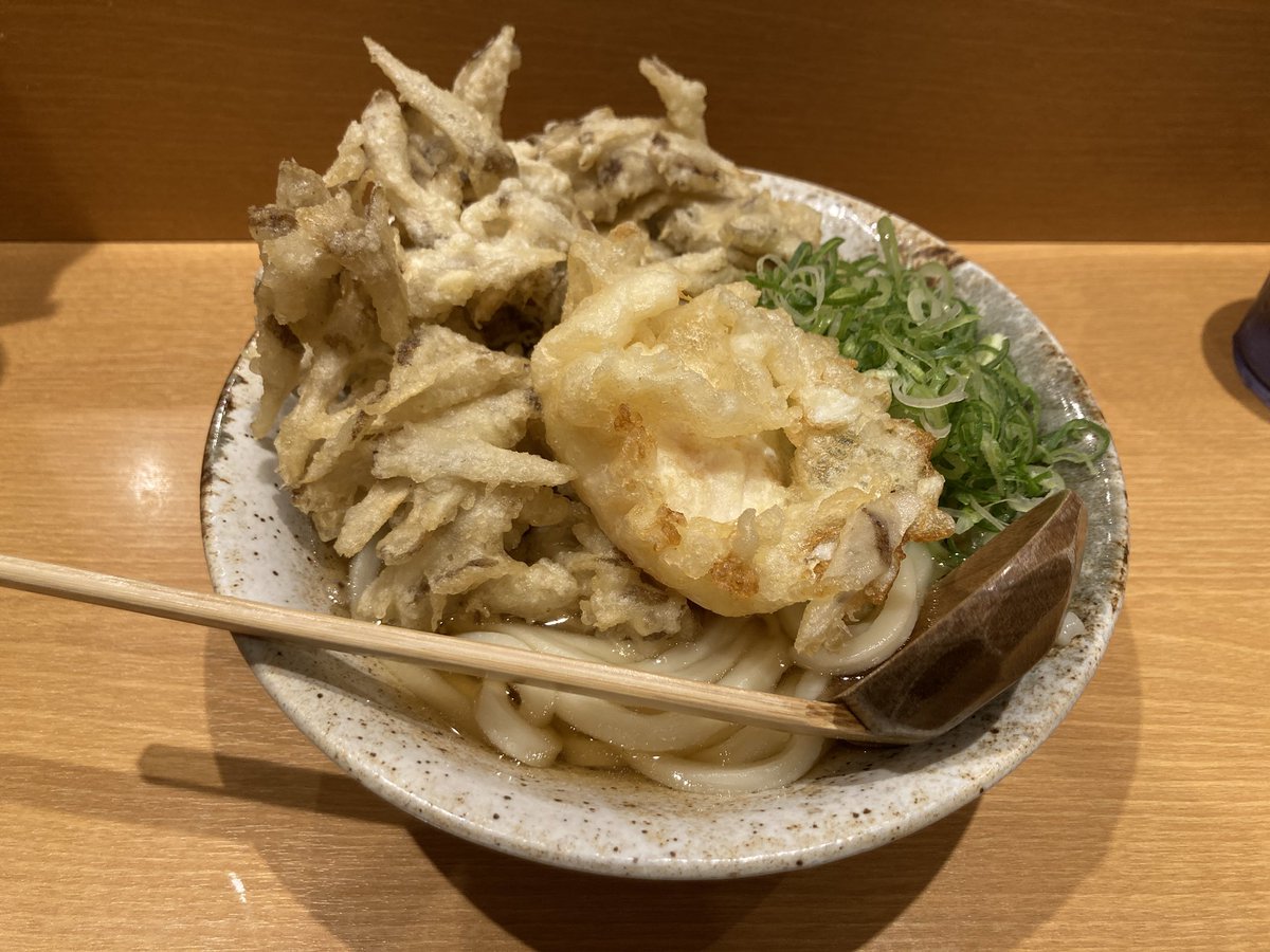 おつかれさまのうどん
もうしばらくこちら方面来ないので食べ納め