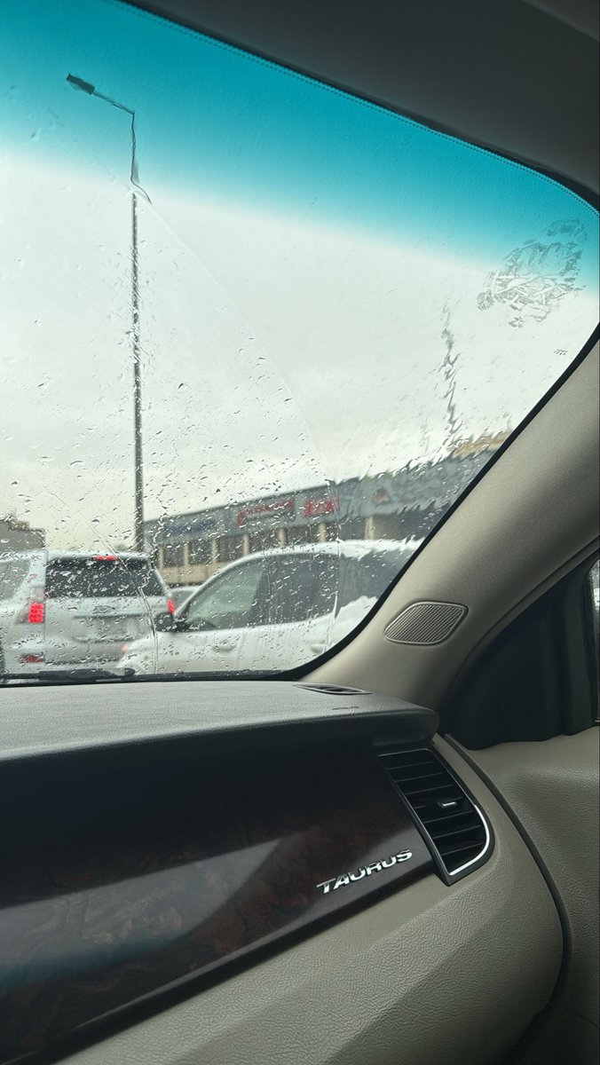 bbn8s's tweet photo. رغم التعب رغم القلق الا ان المطر يغير كل شي 🩵🩵 https://t.co/LUDTpbQMON