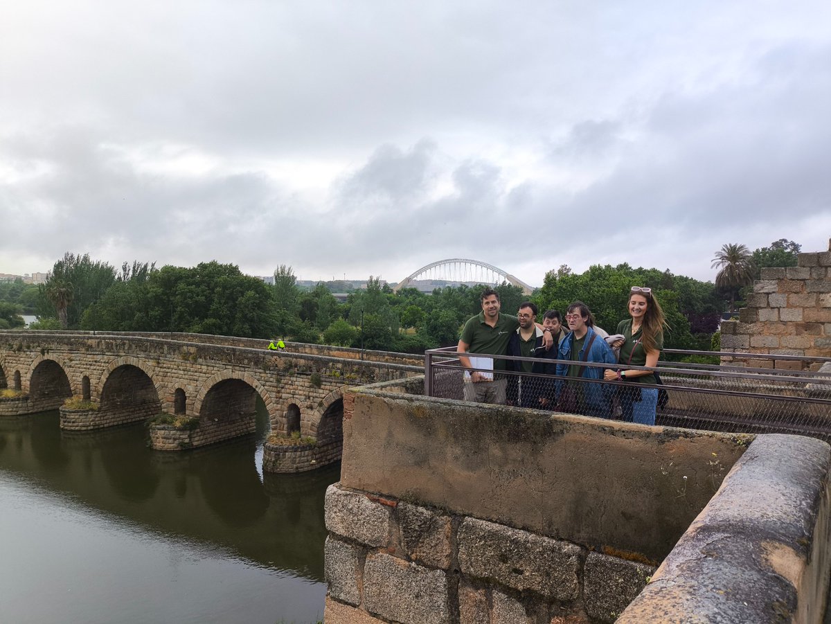 FUNDHEX's tweet image. 🏛️Hoy volvemos a este escenario histórico, la Alcazaba Árabe de Mérida, para continuar con una nueva jornada formativa dentro del "Programa de Inclusión del Consorcio". 
#Inclusión 
#Patrimonio 
#AccesibilidadCultural 
#InserciónLaboral