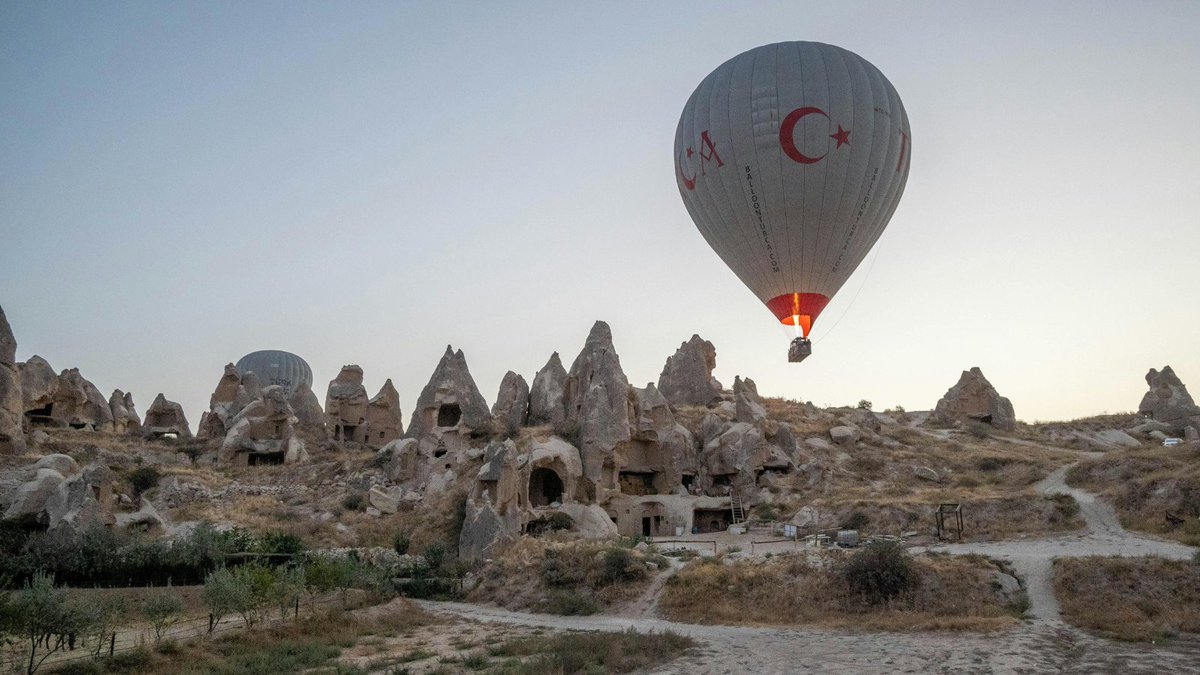 Blue_Parallel's tweet image. #Turkey layers history in a way few destinations can. From Ottoman architecture to ancient ruins and coastal landscapes, each region offers a distinct perspective. Explore 5 standout experiences:
zurl.co/C5Q8A 🌍