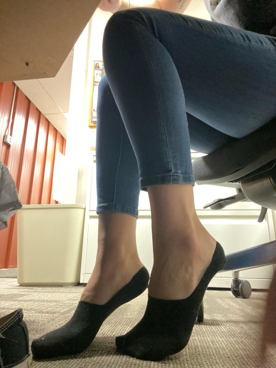 DominaLaura tweet media