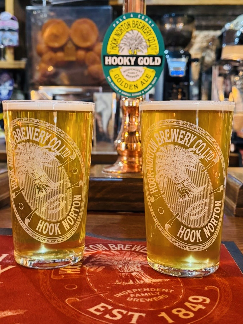 HookyBrewery's tweet photo. FREE GOLD?! Thursday is certainly the new Friday folks! Head down to The Eagle Tavern tomorrow and enjoy free samples to celebrate 20 years of our modern classsic - cheers! https://t.co/0NW4PVtAZi https://t.co/7KAB0wjDgO