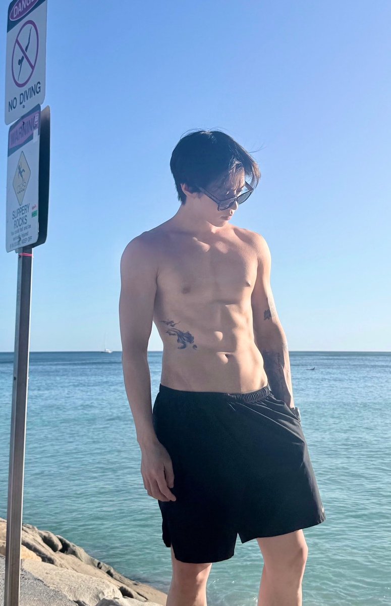 kpop moments that could kill achilleans tweet media