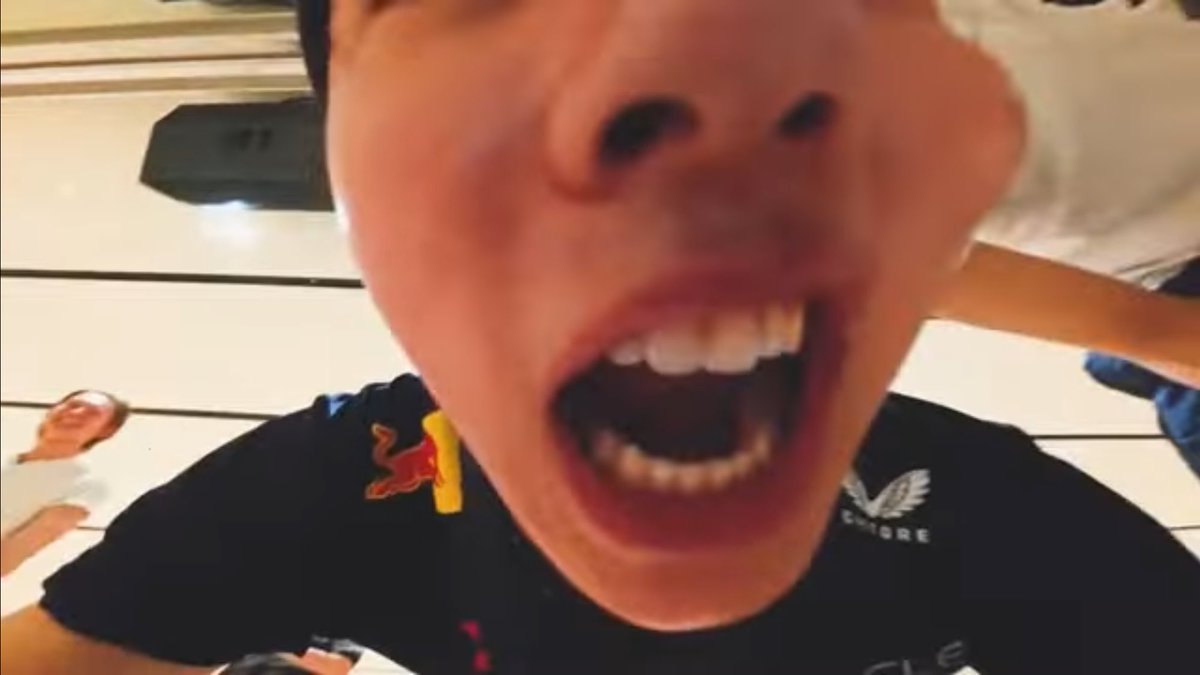 lea 🍮 tweet media