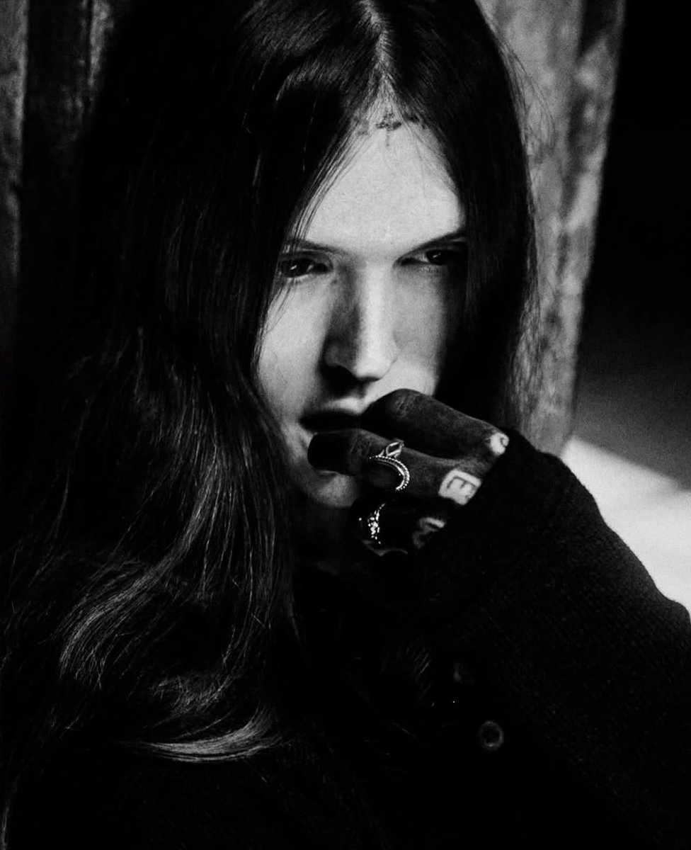 the girl anachronism tweet media