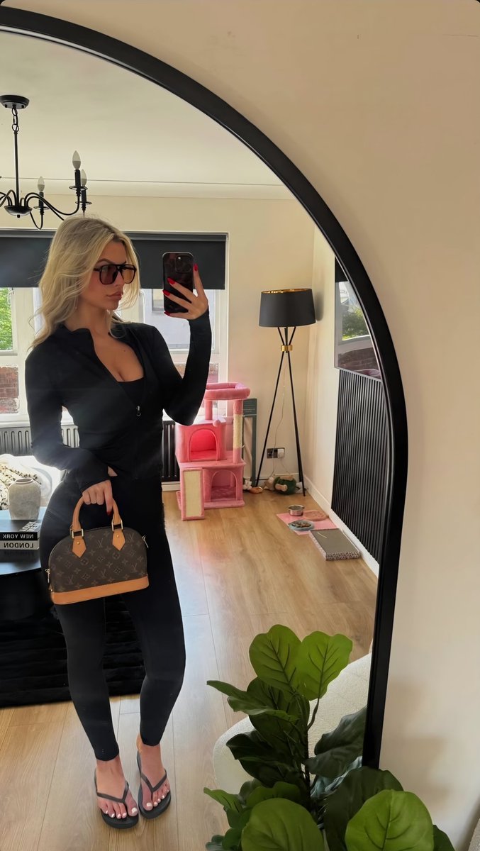 Myprincesskay's tweet photo. Pedi done.
Going to vets &amp; some https://t.co/QYaoKdRCn8