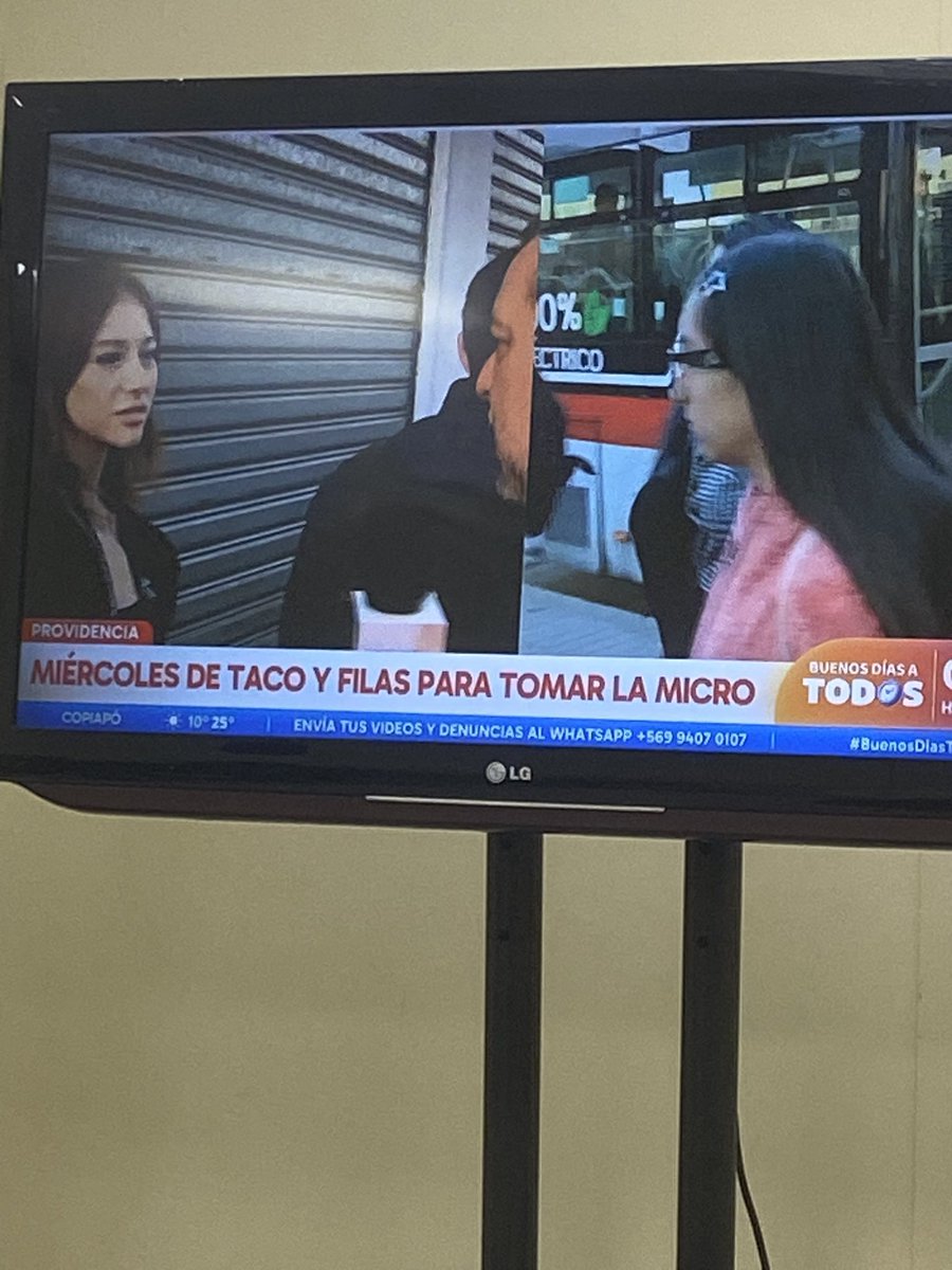 Mientras <a href="/joseantoniokast/">José Antonio Kast Rist 🖐️🇨🇱</a> y su ministro de transporte jugan al gran Santiago, las personas sobre de sus recorte y baja de recorridos