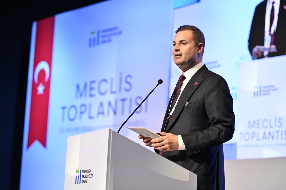 marmarabb's tweet photo. MBB Meclis Üyeleri’nin oylarıyla Marmara Belediyeler Birliğinin yeni dönem başkanı Balıkesir Büyükşehir Belediye Başkanı Ahmet Akın seçildi.

MBB ve Balıkesir Büyükşehir Belediye Başkanı Ahmet Akın teşekkür konuşmasında “Şehirlerimizin geleceğini, yerel demokrasiye inanan siz değerli yöneticilerimizle birlikte inşa edeceğiz.” sözlerine yer verdi.