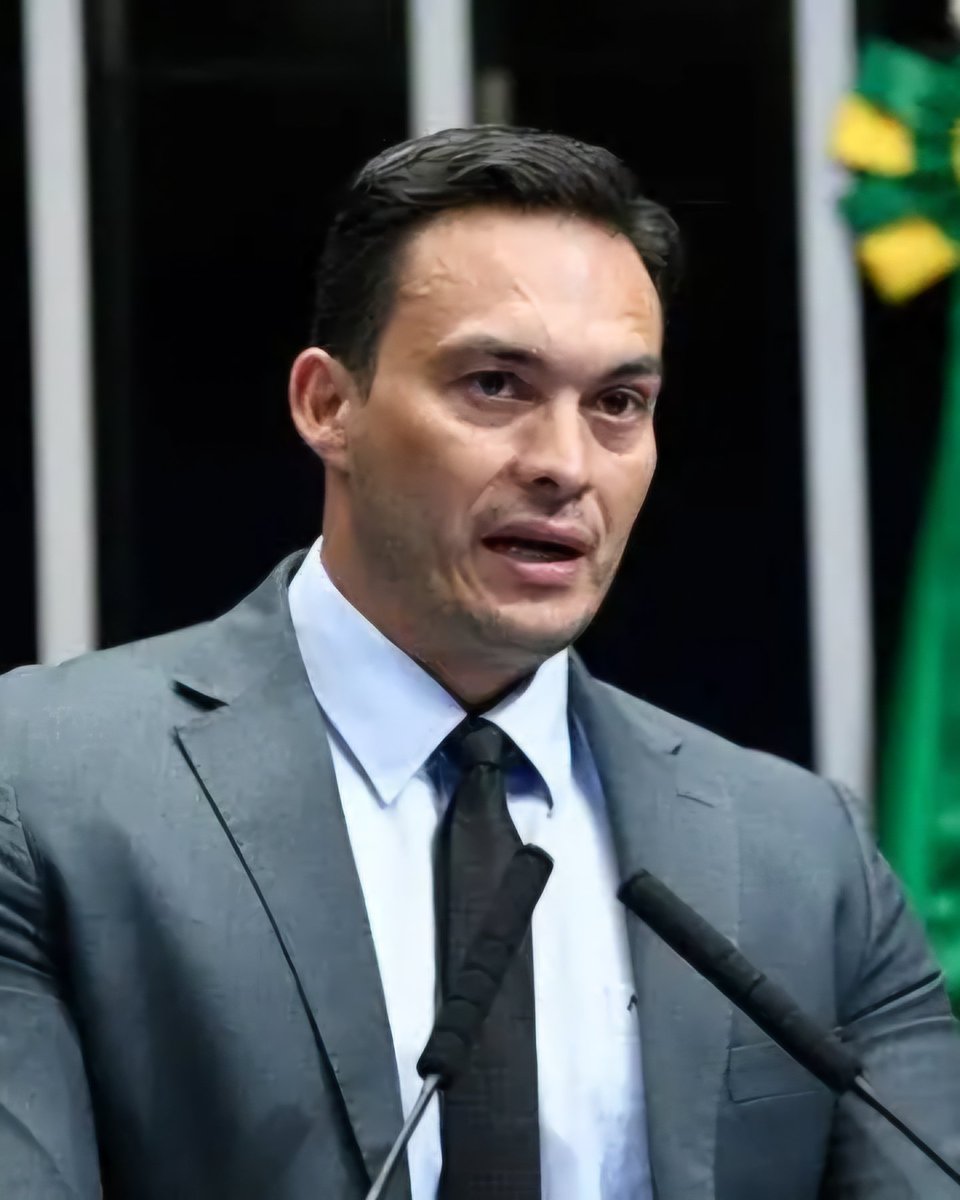 RTdoBrasil's tweet photo. VOTO INDEFINIDO! ⚠️

Este é o Senador @SenStyvenson do Podemos, ele ainda está com o voto indefinido para Messias no STF, incentivem ele a votar contra, motivos não faltam!

MESSIAS NÃO! 
MESSIAS NÃO! 
#MessiasNÃO ❌️ https://t.co/vdkrwPkmeb