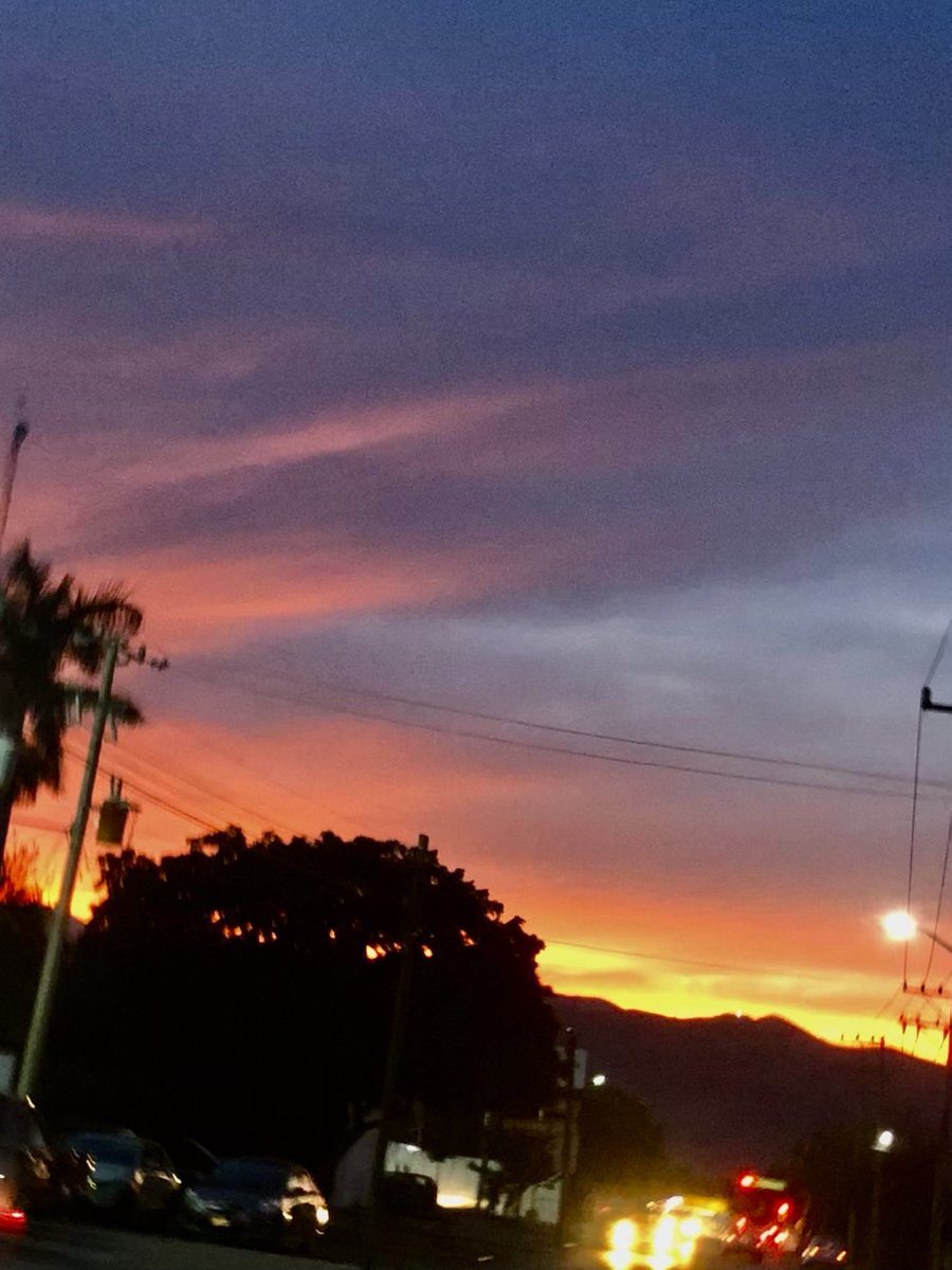 r26051725's tweet photo. #Buenosdiaa https://t.co/cGKuYTSlQY
