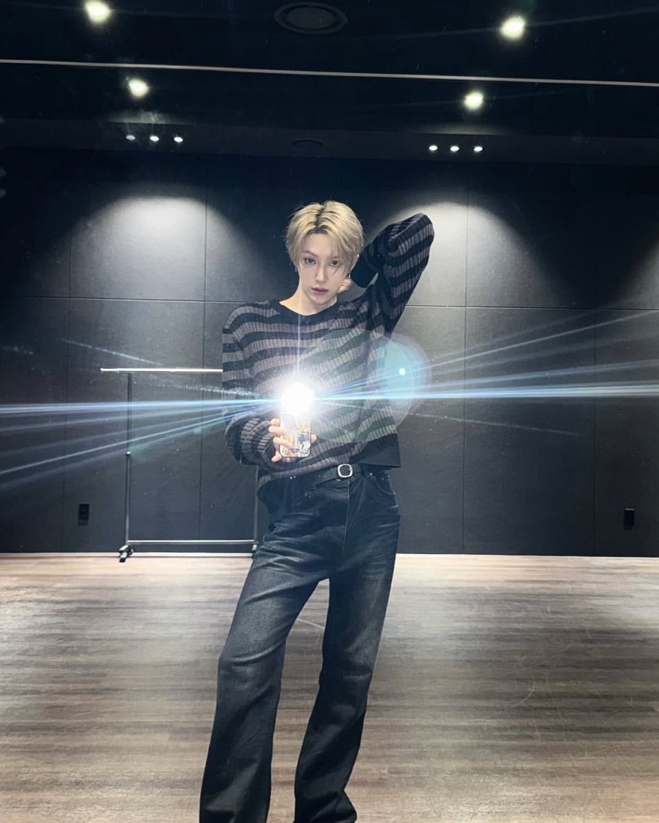 𝙖𝙧𝙣𝙤𝙞𝙧 tweet media