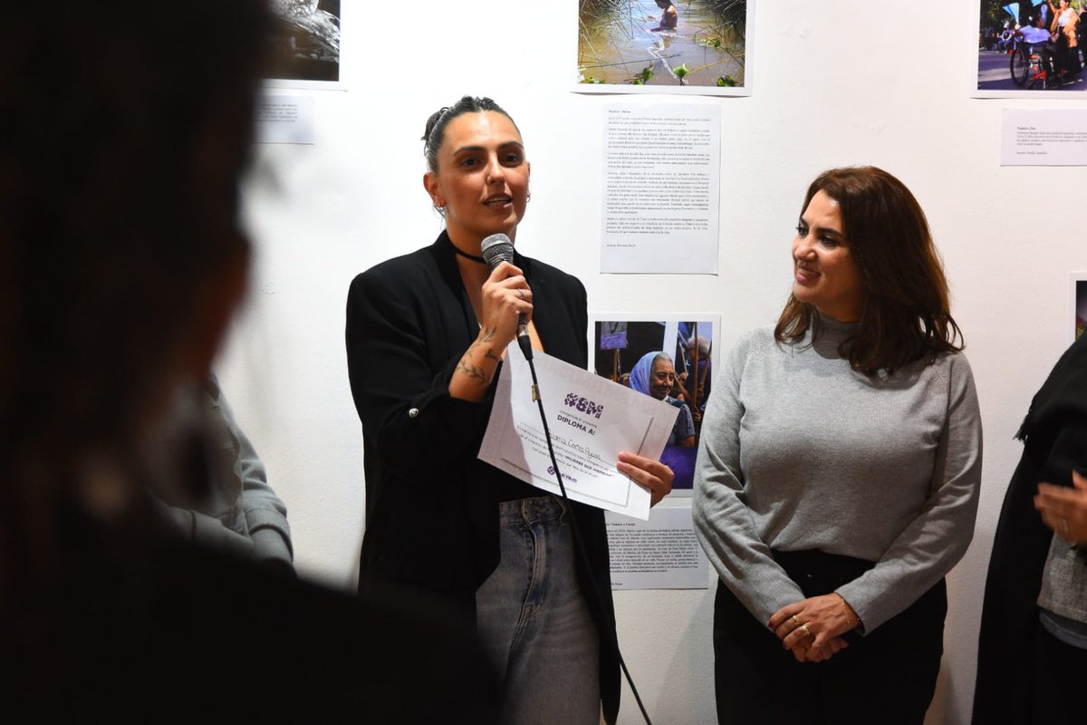 alejarod72's tweet photo. “Mujeres que inspiran”: arte, mirada y reconocimiento
Inauguramos la muestra “Mujeres que inspiran”, que reúne 19 obras seleccionadas del concurso de fotografía impulsado por la Secretaría de Mujeres, Género y Diversidad junto a la Dirección de Prensa y Difusión. https://t.co/7SUQIwP5Vx