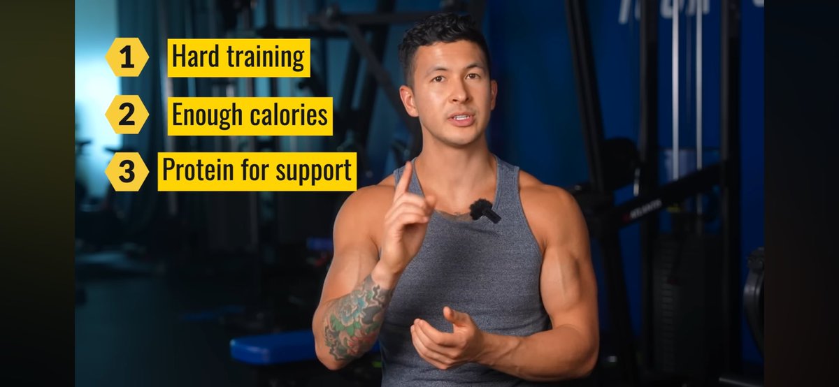 fnostalgiaa's tweet photo. Yang dilakuin dia bener kok yang penting kebutuhan proteinnya cukup. Gue pelajari ini dari salah satu youtuber yang bahas terkait protein intake based on research. Namanya Jeremy Ethier. Satu satunya influencer gym yang gue follow soalnya kalo bikin video based on research.

Singkatnya muscle growth itu dipengaruhi 3 hal kaya di foto pertama. Di videonya dijelasin kalo grup yang trainingnya sama trs yang satu ada tambahan kalori + protein cukup sesuai berat vs yang dpt extra protein hampir 2x lipat, hasilnya bakalan nunjukkin growth yang mirip. Artinya yang bantu gain emg dari kalori yang kalian makan. Di foto kedua dijelasin makin banyak protein yang dimakan tuh ga ngaruh2 amat sama muscle growth kalo latihannya kurang sm kalori jg kurang. Kecuali emg ngejarnya jadi lean ya itu beda cerita.

Di foto ketiga dia jelasin tiap orang kebutuhan protein per hari buat mantain muscle growth.  Kalo ditranslate jadi ke gr/kg mungkin jadi sekitar 1.2-1.3 gr/kg. Lebih dari itu bakal mirip2 aja hasilnya.

Tapi ini balik lagi ya ke kalian maunya gmn wkwk kalo gue sih masih mengikuti saran2nya doi.

Kalian tonton aja di sini lengkapnya wkwk https://t.co/xIEvccezwl