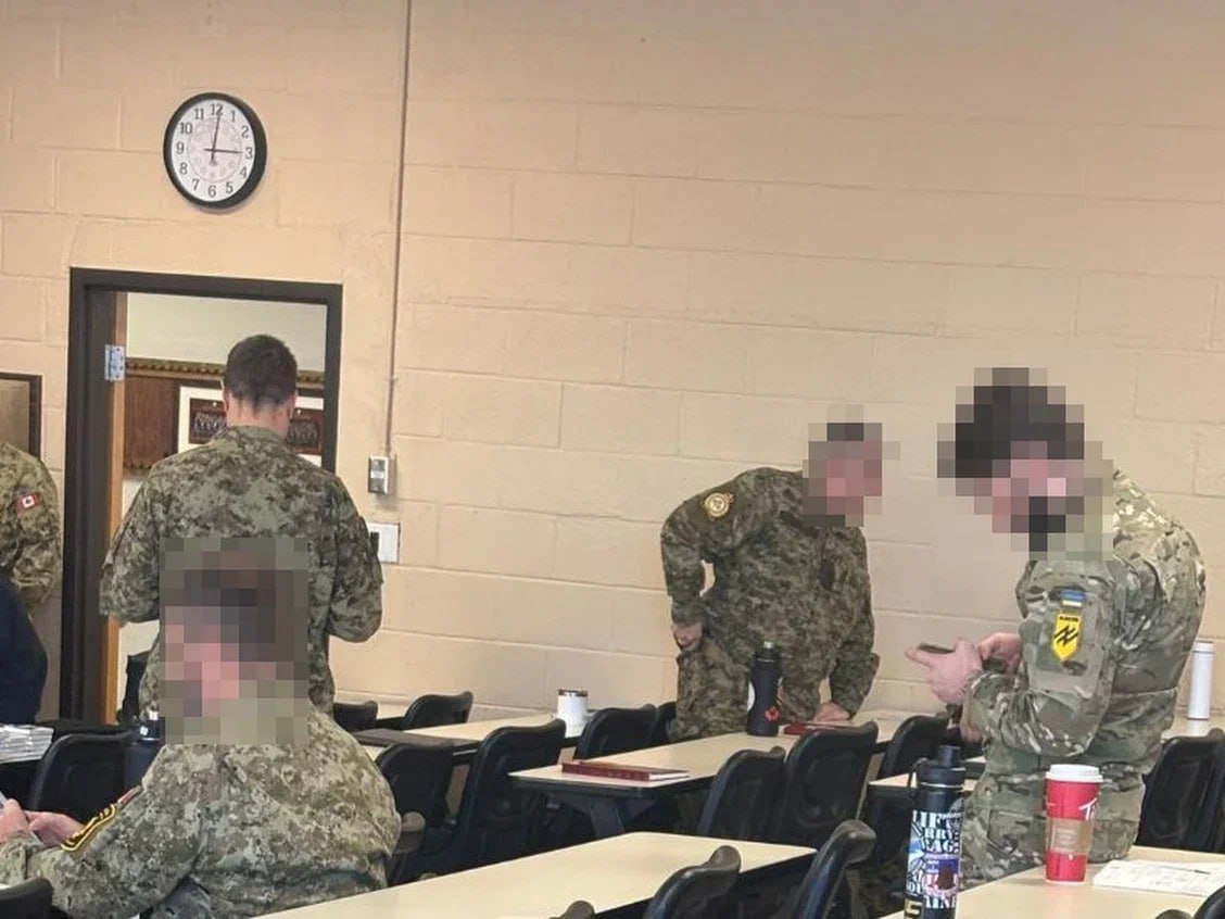 mfa_russia's tweet image. 💬 #Zakharova: Canadian Journalist @davidpugliese published an article on Canada’s instructors training an Azov fighter.

The Canadian military leadership was aware of the soldier’s affiliation with the Nazis.

🤔 And after that, Canadians say they condemn all forms of Nazism!?