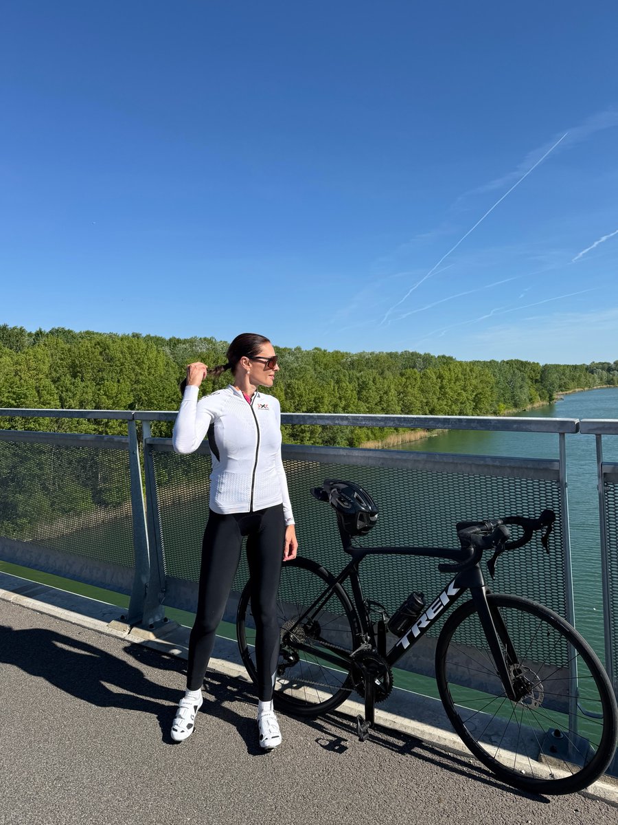 chronicles_anna's tweet photo. Breathe in nature, enjoy the moment 🍃🚴‍♀️ #Cycling #FreshAir https://t.co/mVIjMrCqnT