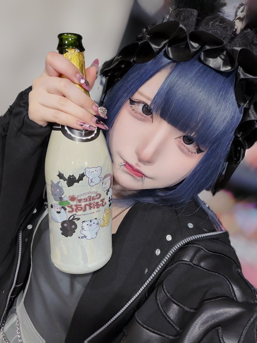 るり tweet media