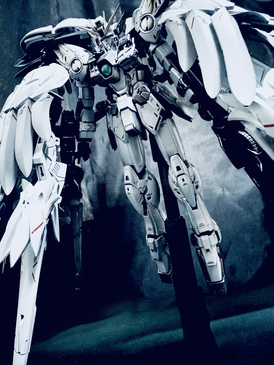 そんでこないだ組み上がった
MG ウィングガンダムゼロ
スノーホワイトプレリュードver.Ka
塗装＋墨入れ＋デカール