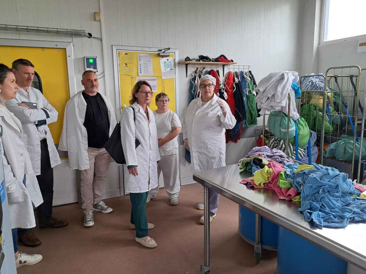 PrefAquitaine33's tweet image. #Handicap🦽| Agnès MOTTET, sous-préfète de l’arrondissement de #Blaye et référente handicap inclusion, est allée à la rencontre de l’ESAT et de l’entreprise adaptée du territoire portés par l’ADAPEI 33.
En #Gironde, cette association de défense des droits et d’amélioration de la