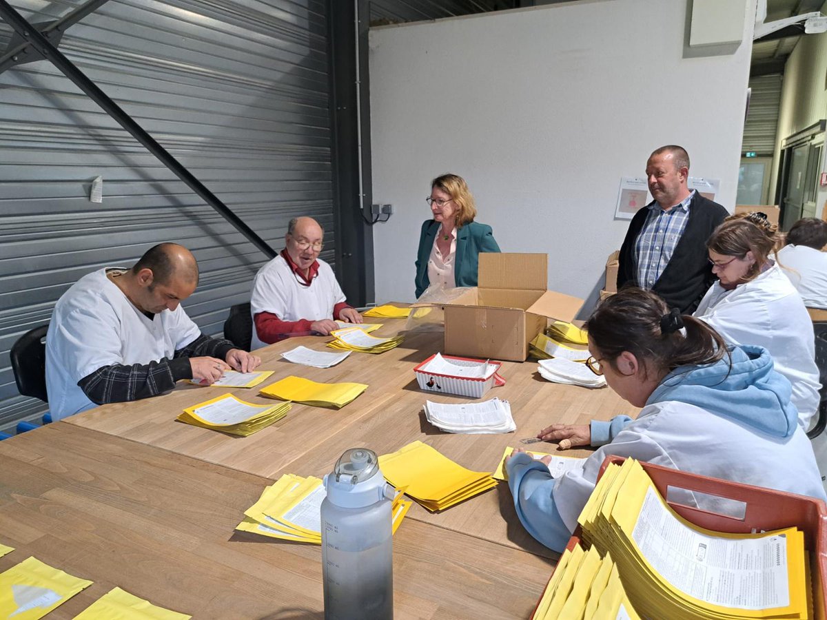 PrefAquitaine33's tweet image. #Handicap🦽| Agnès MOTTET, sous-préfète de l’arrondissement de #Blaye et référente handicap inclusion, est allée à la rencontre de l’ESAT et de l’entreprise adaptée du territoire portés par l’ADAPEI 33.
En #Gironde, cette association de défense des droits et d’amélioration de la