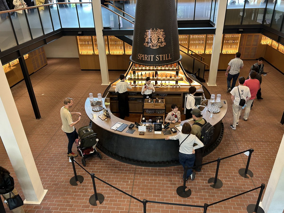 YANMOsan's tweet image. 山崎蒸溜所振り返りの最後は
無料の売店入場予約〜
予約は必須ですが展示の見学と
売店での購入、有料試飲コーナー
の利用が可能です。
売店で買えるもの試飲可能なもの
は時期で変わるのでご注意を〜
#TWLC #KWL #Whisky 
#ウイスキー #サントリー 
#山崎蒸溜所 #SUNTORY