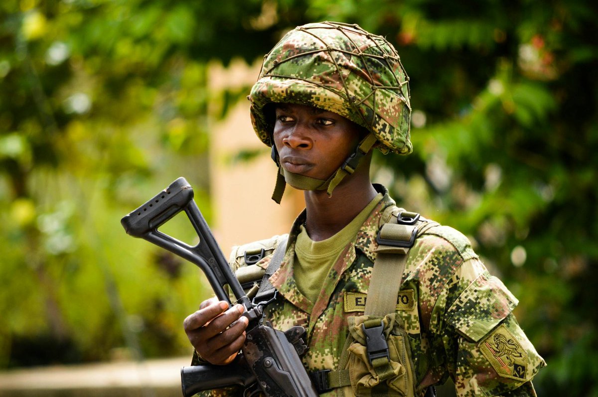 AfricTelegraph's tweet image. Le pari russe au Mali s'effondre : trois ans après l'arrivée de Moscou, les jihadistes gagnent du terrain et les axes vitaux restent incontrôlables. La stratégie de sécurité de Bamako vacille. #Afrique #Geopolitique #AfricaCorps #AssimiGoita #Gsim africtelegraph.com/blog/la-russie…