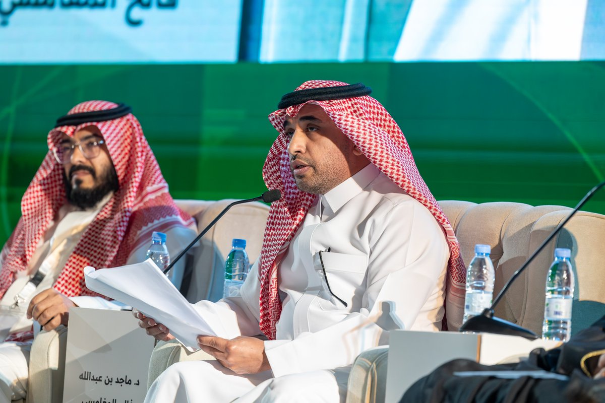 iu_edu's tweet photo. عُقدت الجلسة الثانية بعنوان: "جهود الخريجين في مجال تنمية المجتمع السعودي"، ضمن جلسات #ملتقى_خريجي_الجامعة_الإسلامية من المملكة العربية السعودية، برئاسة د. صالح بن علي العقلا رئيس #الجامعة_الإسلامية، وبمشاركة نخبة من خريجي الجامعة الذين قدموا أوراقًا علمية متخصصة. https://t.co/PxberNauaJ