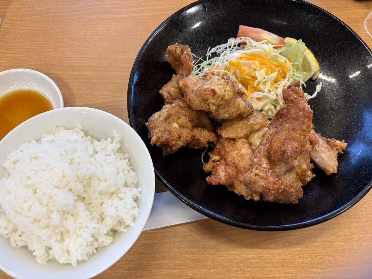 まうす tweet media