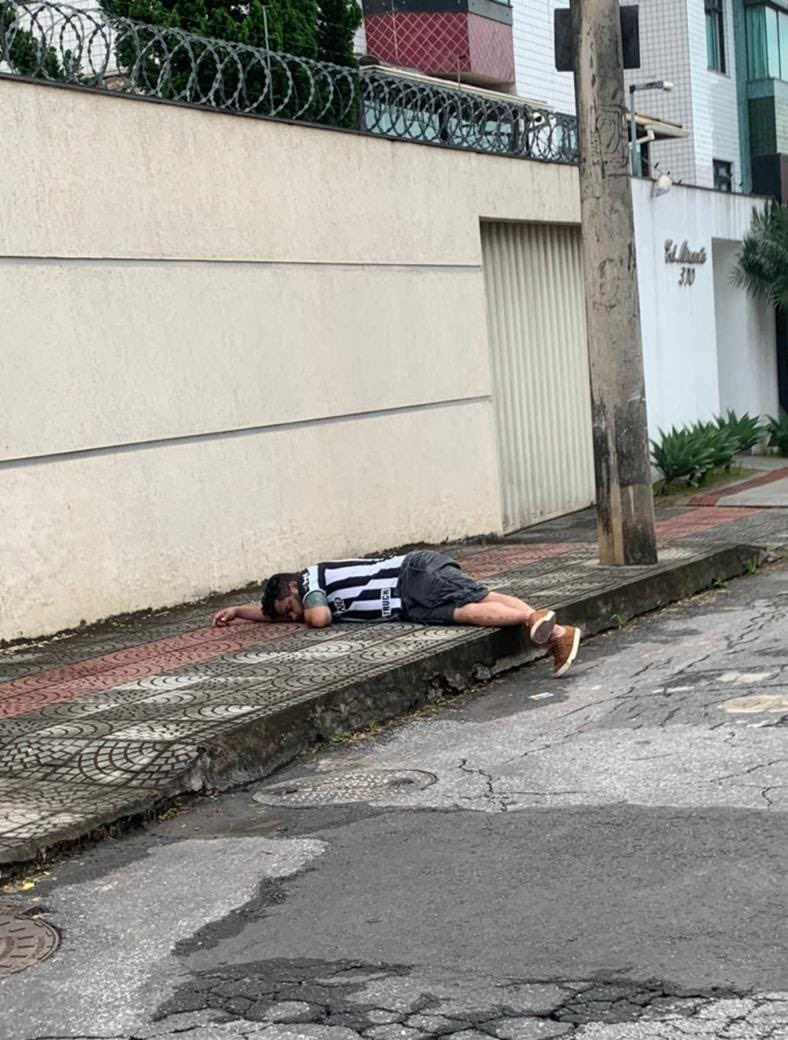 biluzaodamassa's tweet photo. Eu não podendo https://t.co/FLJ5Ufj9jr
