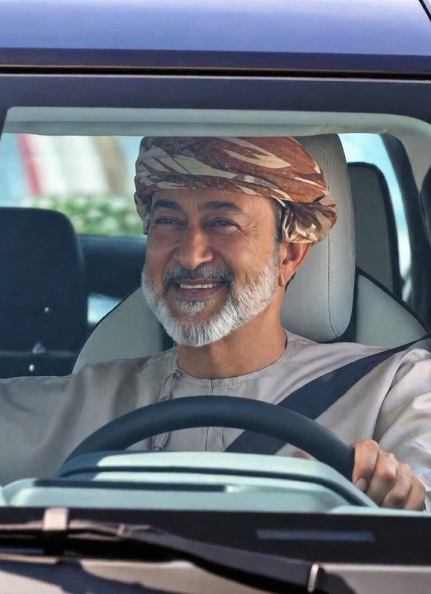 m6z11n's tweet photo. دمتَ للوطن عزاً، ولنا فخراً، وللمجد عنواناً🤍🇴🇲

 #الموكب_السامي https://t.co/XGtqbMkNWm