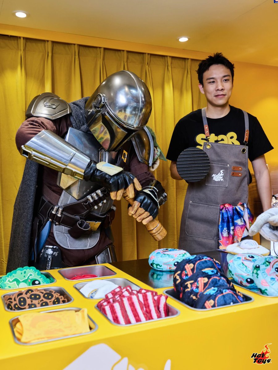 Mando3Updates's tweet image. 🚨Din Djarin put into work at the Hot Toys ‘The Little Ones Big Galaxy’ in Hong Kong to celebrate ‘The Mandalorian and Grogu’ which is open until June🚨[1/2]

#starwars #TheMandalorian  #ahsoka  #grogu
#dindjarin #fennec #bobafett #bokatan #TheMandalorianAndGrogu