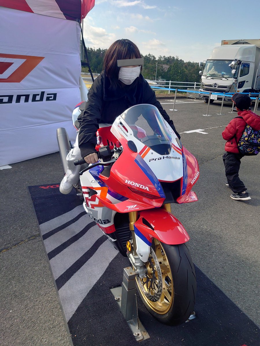 眠兎R☆S1000RR tweet media