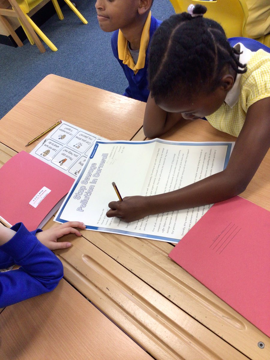 StMaryB17's tweet image. #Y3 are identifying features of a letter and explains why they are important #English