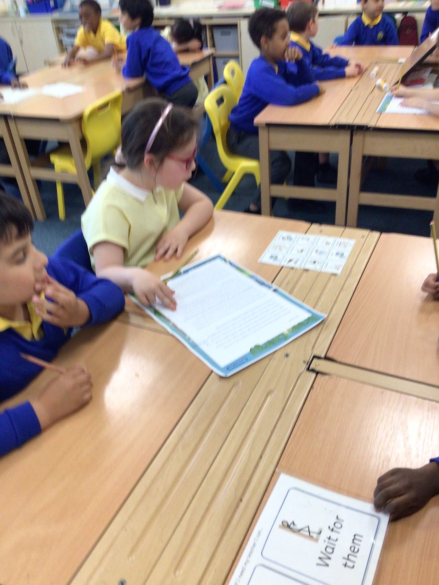 StMaryB17's tweet image. #Y3 are identifying features of a letter and explains why they are important #English