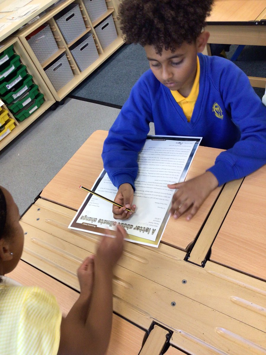StMaryB17's tweet image. #Y3 are identifying features of a letter and explains why they are important #English
