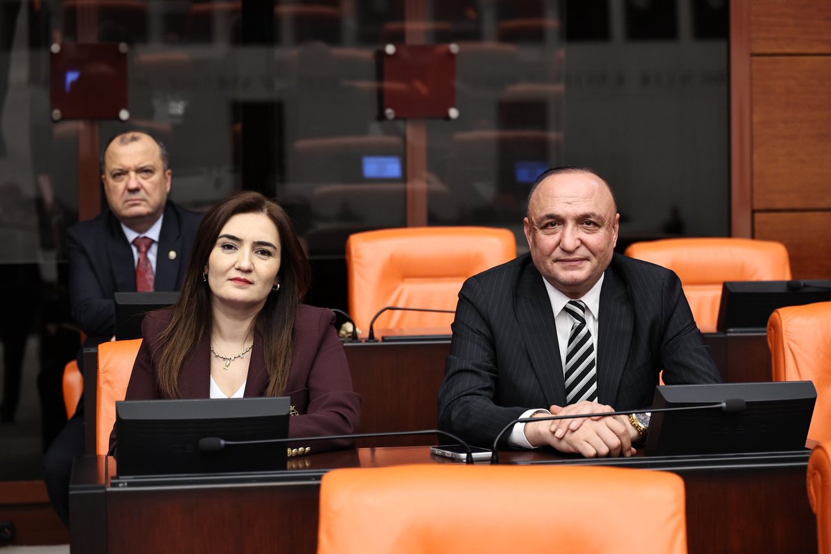 Bağ-Kur’lulara emeklilik için prim gün sayısını 7200’e düşürdük dediniz. Aradan üç yıl geçti, ortada ne düzenleme var ne takvim. Tutulmayan bu söz, adaletsizliği gidermek yerine mağduriyetleri katladı. Aynı ülkede, aynı vergiyi ödeyen insanlar arasında farklı emeklilik şartları