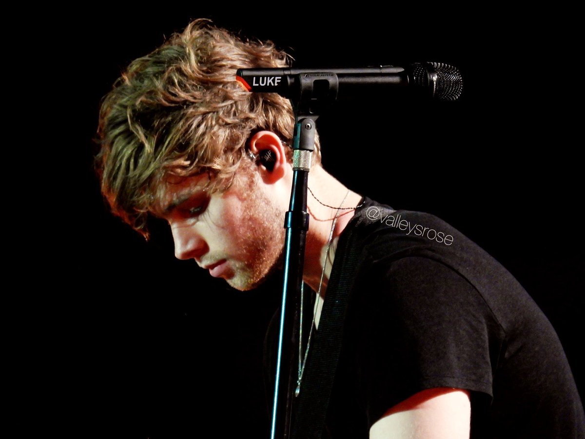 luckiIyluke's tweet image. Luke in 2016 vs. Luke in 2026
📸 by me, @Luke5SOS