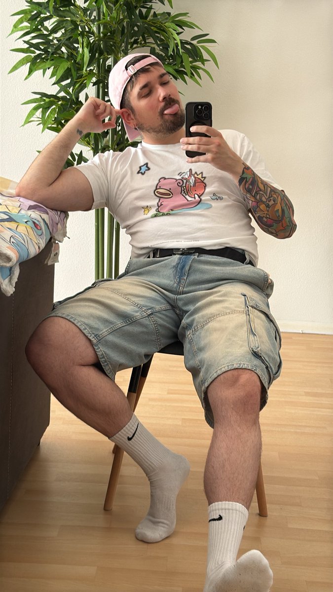 Bastian tweet media