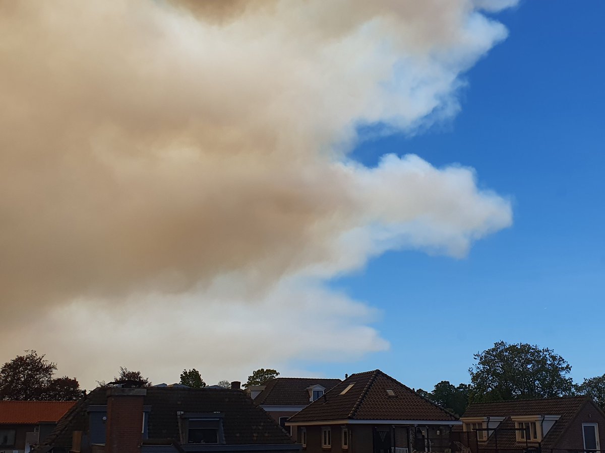 Gerald33378052's tweet photo. Nunspeet op dit moment.

#Bosbrand https://t.co/OmdbFWOEze