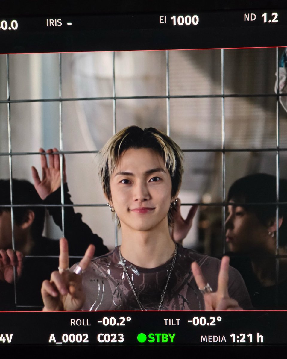 lila ★ tweet media