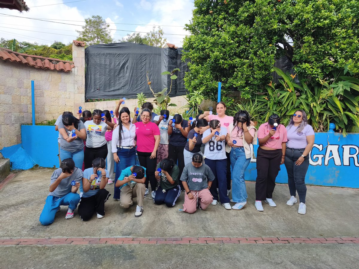 MujerGeneroCund's tweet photo. ✨La @MujerGeneroCund llegó a #ElColegio con el taller “Mi mejor versión”, liderado por la Gerencia de Política Sectorial y del Cuidado en la Fundación El Lugar, 💜un espacio para fortalecer el bienestar, la autonomía y el crecimiento personal de las mujeres del territorio.🙋♀️👌 https://t.co/LKNqEPzZn6