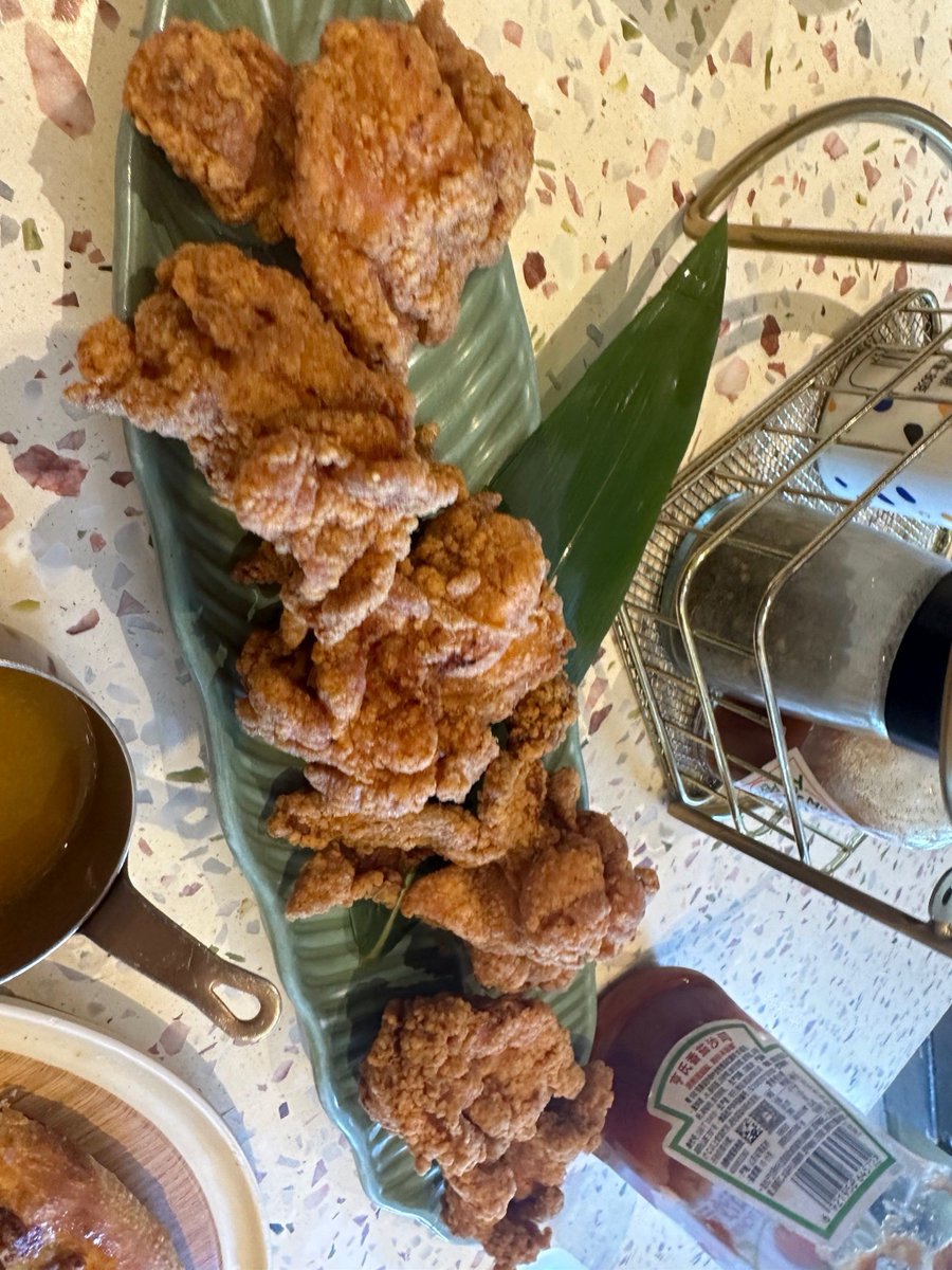 pnashi41017320's tweet image. "Years pass, but the laughs stay the same.  So good to catch up with my ride-or-die crew—some things never change (thankfully). #OldFriends #GoodVibesOnly"