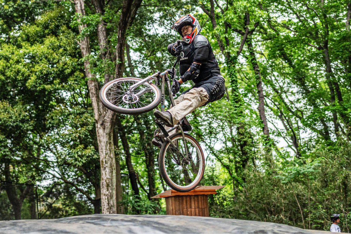 sbpmtb_official's tweet image. 4/29(祝)のエアーバッグスクールは初めて参加されるライダーが2名いました。

皆さん思い思いのエアートリックの練習をされていましたね。

次回の開催は5月2日（土）を予定しております。開催前日のSNSをご確認の上ご予約ください！
#スマイルバイクパーク
#mtb