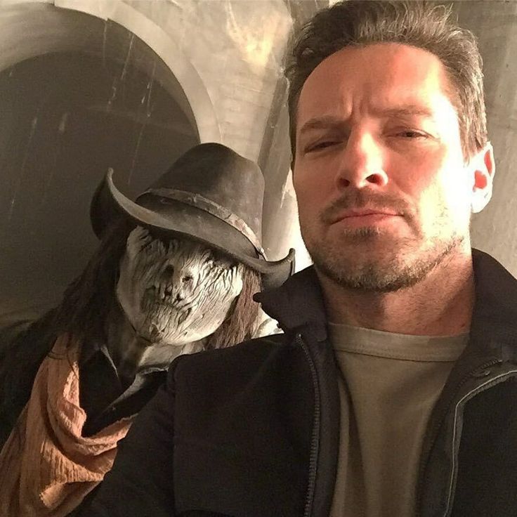 WolfFeller's tweet photo. Day 391 of posting the first Ian Bohen photo that Pinterest recommends.
Peter Hale and a Ghost Rider!
#IanBohen #day391 #trend https://t.co/nQyy2yjow4