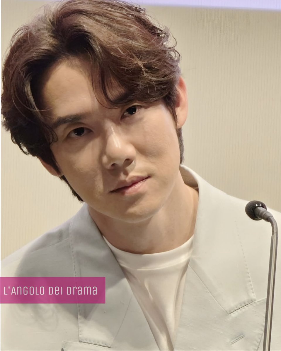 chenecstasy's tweet photo. Eye contact with Mr. Yoo
#YooYeonSeok #FEFF2026 https://t.co/jNotWqLmk4