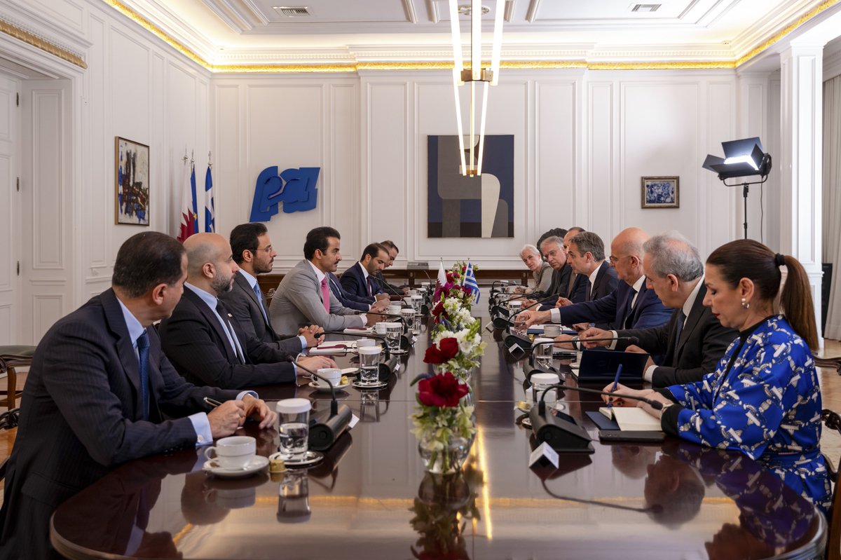 NadeebQa's tweet photo. 🇬🇷🇶🇦| سموّ الأمير @TamimBinHamad ودولة رئيس الوزراء اليوناني يعقدان جلسة مباحثات رسمية في قصر ماكسيموس بالعاصمة أثينا

جرى خلال الجلسة بحث سُبل تعزيز التعاون الثنائي في مجالات الدفاع والتجارة والاستثمار والطاقة وتكنولوجيا المعلومات والثقافة والتعليم بالإضافة إلى تبادل الآراء حول أبرز المستجدات الإقليمية والدولية

#نديب_قطر | #قطر 🇶🇦
