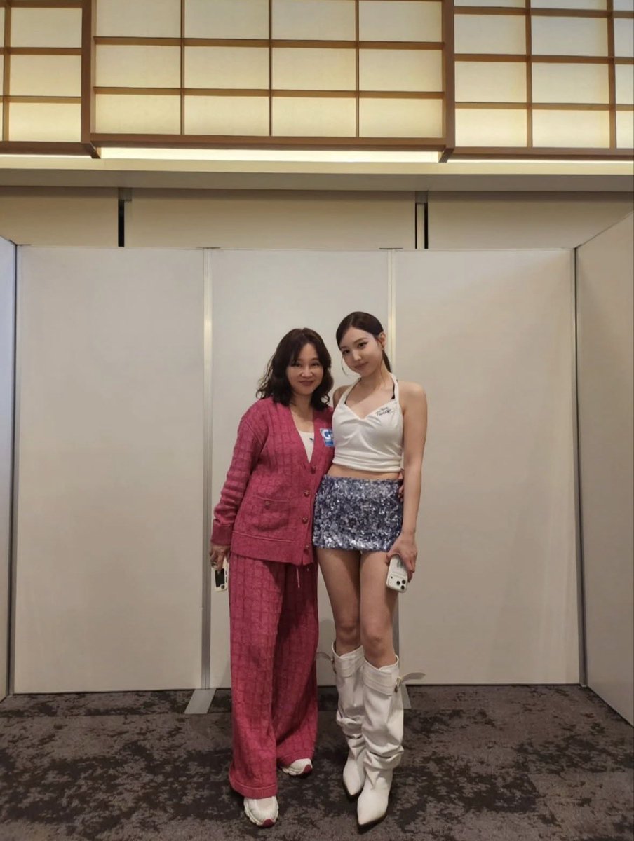 仲良し親子🩵
ナヨン様を産んでくれて本当にありがとうございます