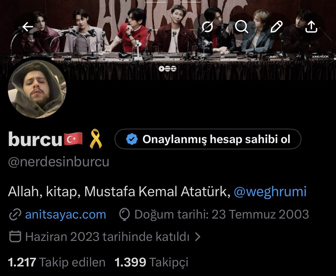 nerdesinburcu's tweet photo. would you be my friend?
-profile
-lock screen
-last song you listen to
-first pinterest pic https://t.co/oOCvRxzwv7