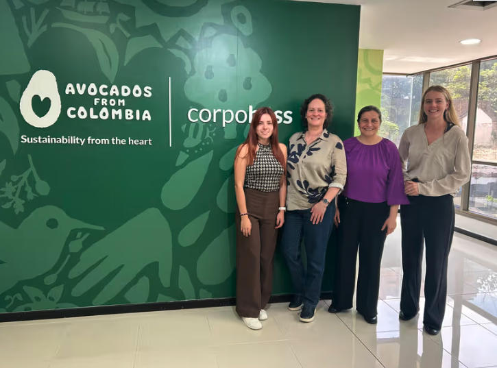 AgroBericht's tweet image. #Colombia 🇨🇴 welcomed the LAN team to Antioquia, where the focus was on making agrifood systems more sustainable in practice.

@AgriColombiaNL 
 #AgriFood | #Sustainability | #Traceability | #Innovation 
agroberichtenbuitenland.nl/actueel/nieuws…