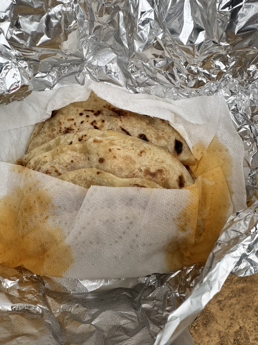 jaymartinez1973's tweet image. #Wednesday #Tacos #Fishing #Food #Foodie #FelizMiércoles #Texas #Lakes came to the lake to do some bank fishing and made me some delicious breakfast tacos chorizo n eggs with refried beans yes sir at this point cud careless if a catch a fish or not 😂