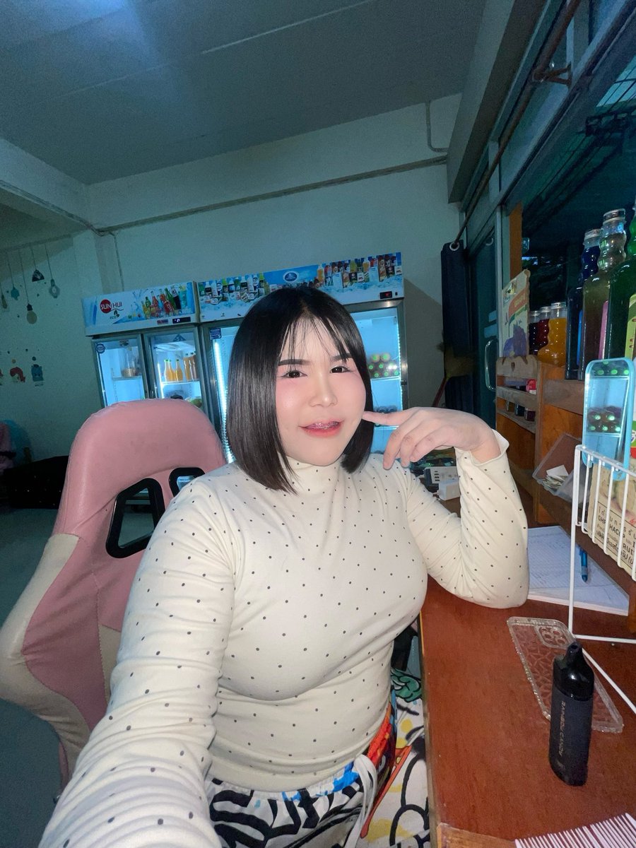 Muay Li (หมวยลี่) tweet media
